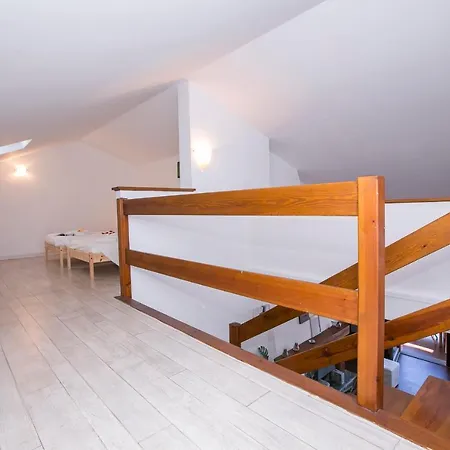 Sleeps 6 Air Con Apartment *